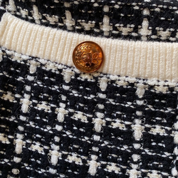 Academia Oversized Sweater - Picture 2 of 3